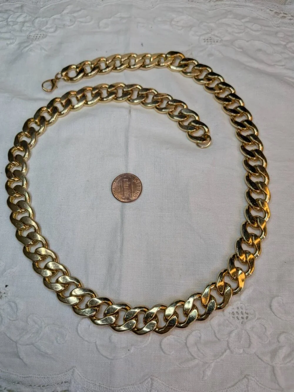Heavy Gold Tone Curb Chain Necklace – 24